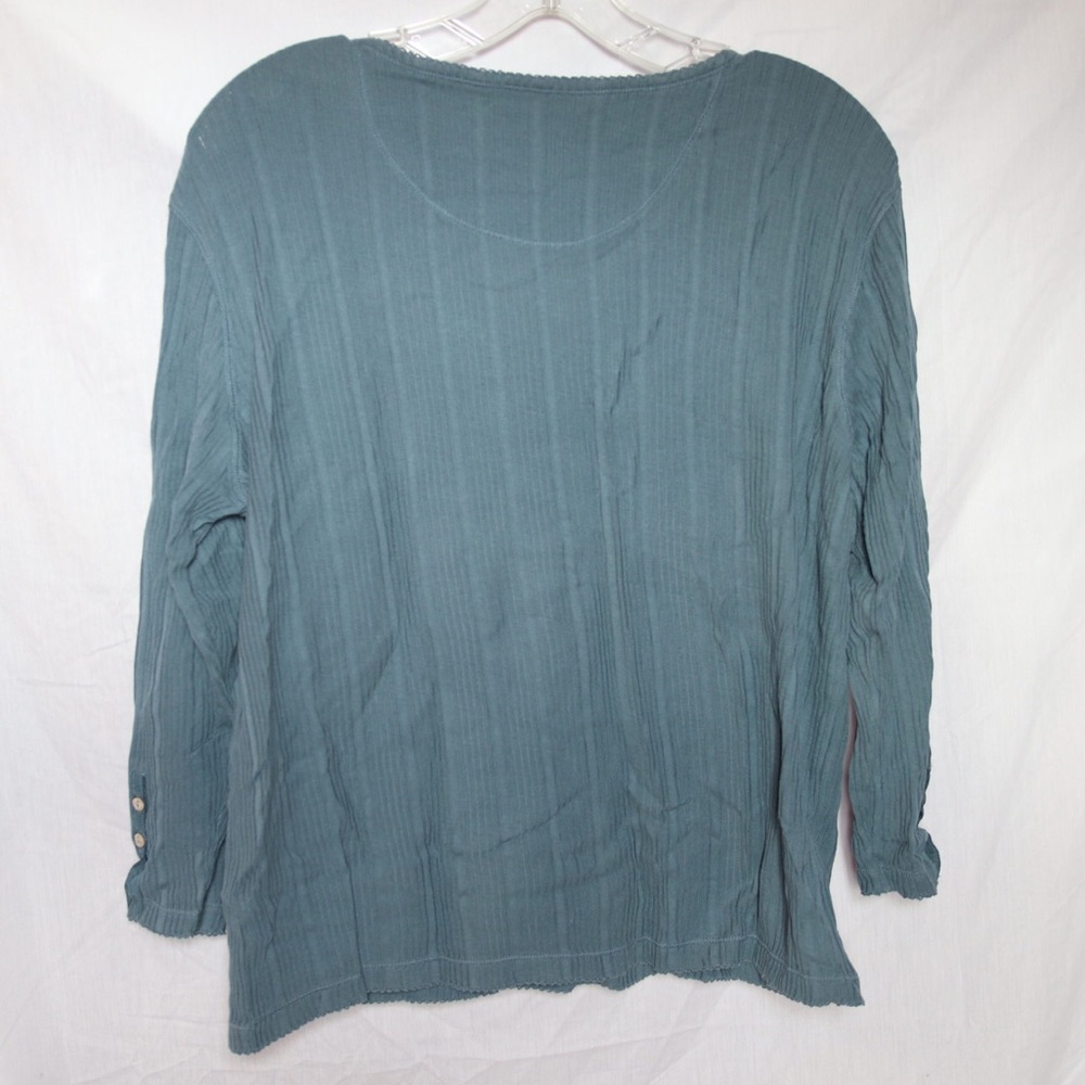 Tommy Bahama Long Sleeve - Picture 4 of 4